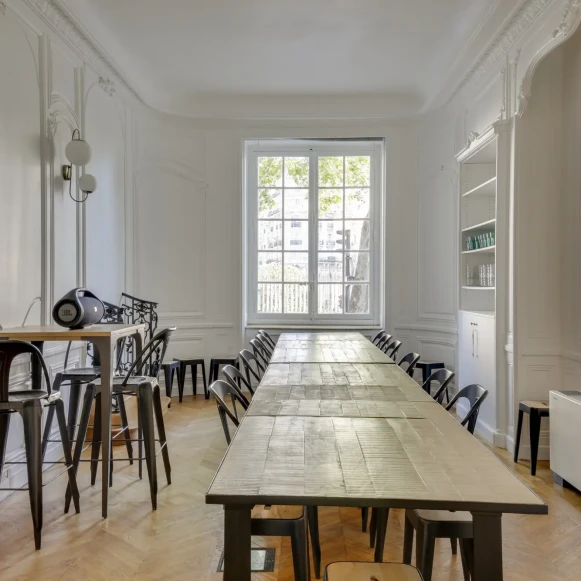 Bureau privé 190 m² 18 postes Coworking Rue Alphonse de Neuville Paris 75017 - photo 2
