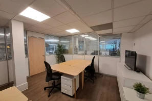 Bureau privé - 75017 - 5 postes - 2300€