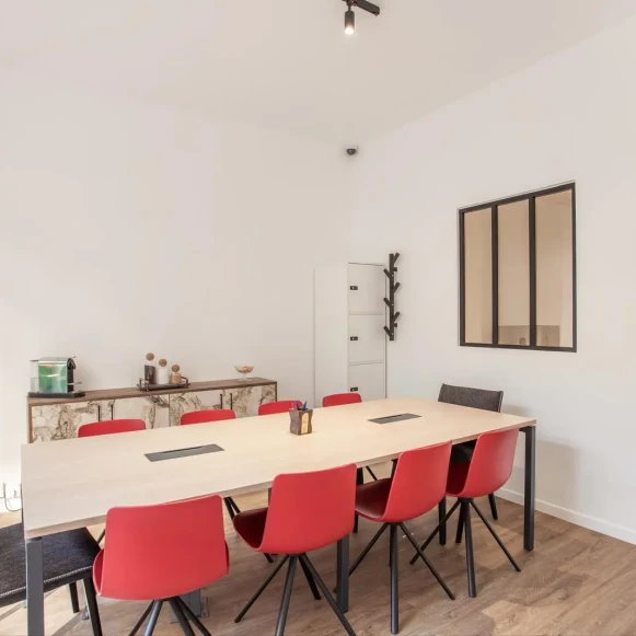 Bureau privé 15 m² 3 postes Location bureau Rue Cassette Paris 75006 - photo 1