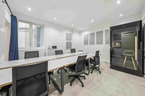 Espace indépendant - 75008 - 10 postes - 7110€