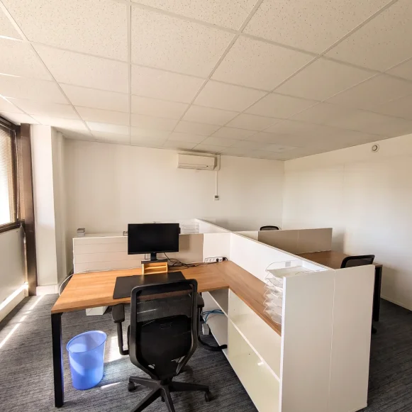 Bureau privé 110 m² 10 postes Location bureau Rue Denis Papin Ivry-sur-Seine 94200 - photo 1