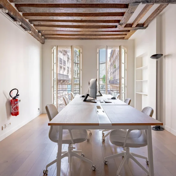 Espace indépendant 38 m² 6 postes Coworking Rue Saint-Denis Paris 75002 - photo 5