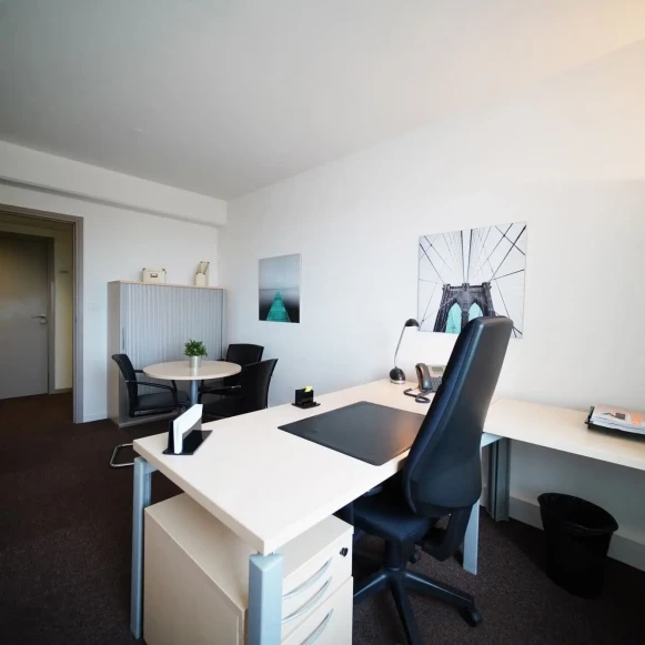 Bureau privé 20 m² 4 postes Location bureau Boulevard des Jardiniers Nice 06200 - photo 11