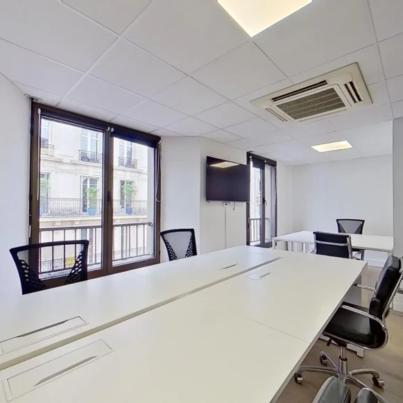 Bureau privé 12 m² 3 postes Coworking Rue Jadin Paris 75017 - photo 12