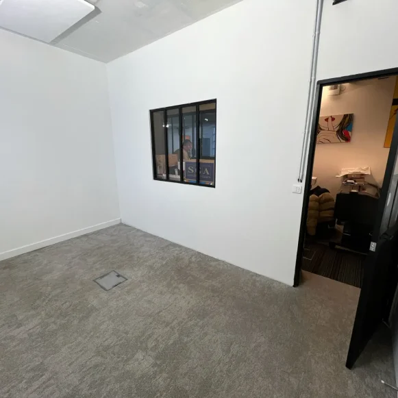 Bureau privé 11 m² 3 postes Location bureau Avenue de Versailles Paris 75016 - photo 4