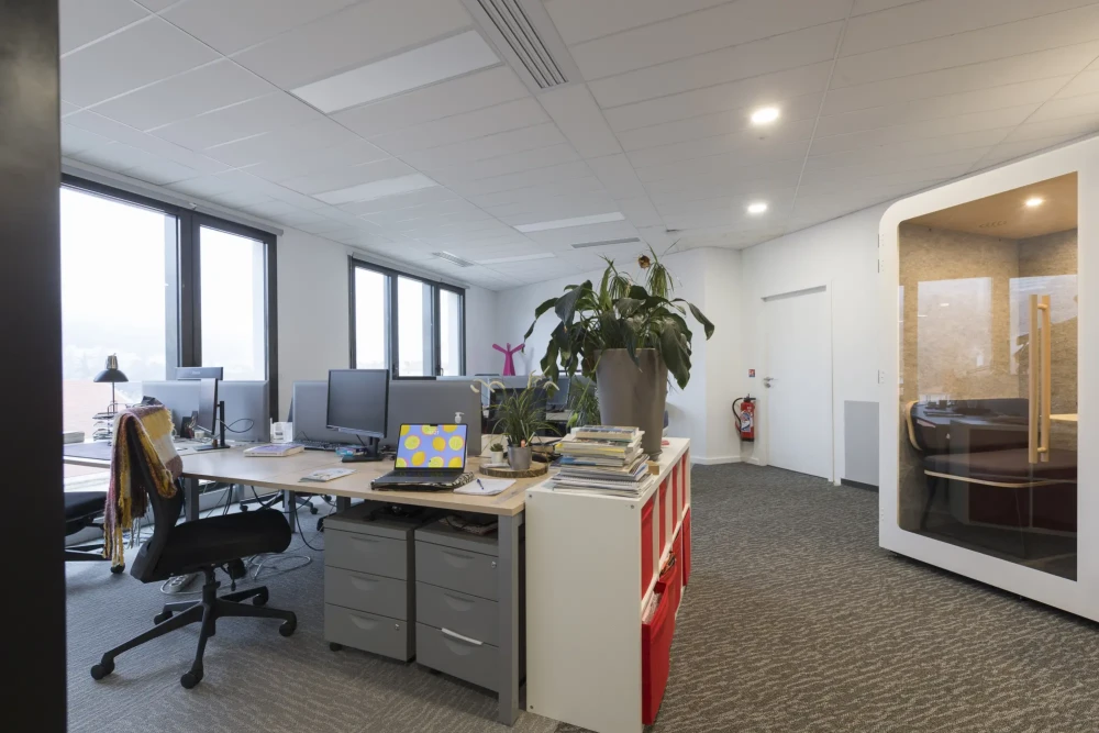 Bureau privé - 69009 - 2 postes - 390€