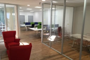 Bureau privé - 75004 - 4 postes - 1400€