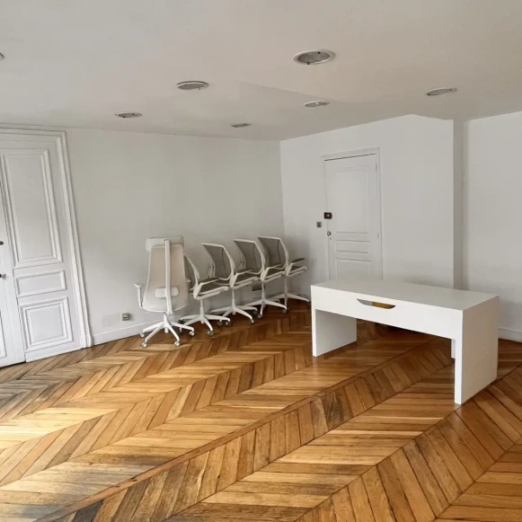 Bureau privé 22 m² 6 postes Location bureau Rue de Richelieu Paris 75002 - photo 5