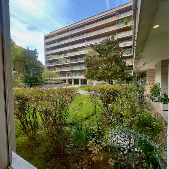 Espace indépendant 40 m² 4 postes Location bureau Rue Parmentier Neuilly-sur-Seine 92200 - photo 8