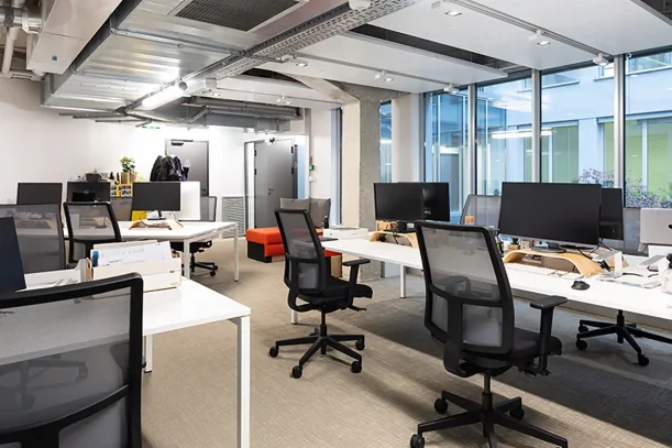 Bureau privé - 75011 - 20 postes - 12800€