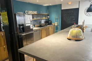 Bureau privé - 06270 - 4 postes - 2000€