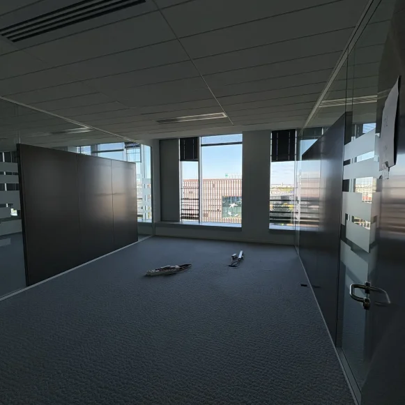 Bureau privé 23 m² 2 postes Coworking Boulevard Macdonald Paris 75019 - photo 2