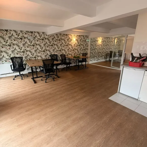 Espace indépendant 75 m² 12 postes Location bureau Rue Marcadet Paris 75018 - photo 2