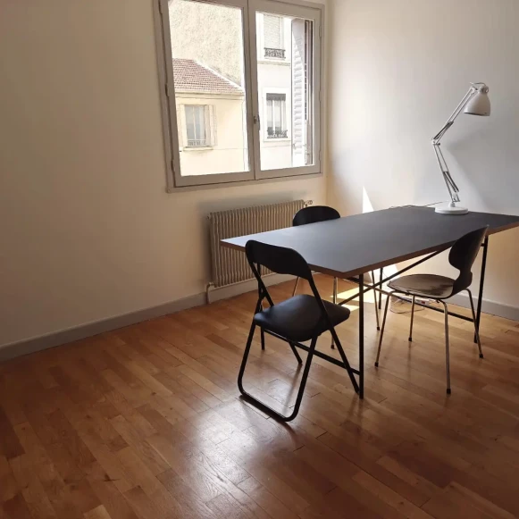 Bureau privé 12 m² 3 postes Location bureau Rue du Dauphiné Lyon 69003 - photo 1