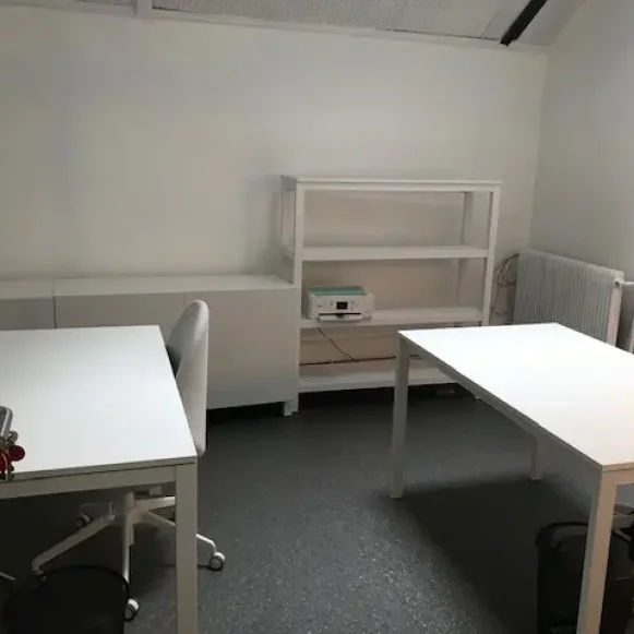 Bureau privé 15 m² 5 postes Location bureau Rue Dulong Paris 75017 - photo 2