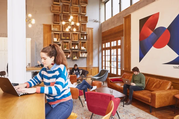 Bureau privé - 93170 - 6 postes - 2100€